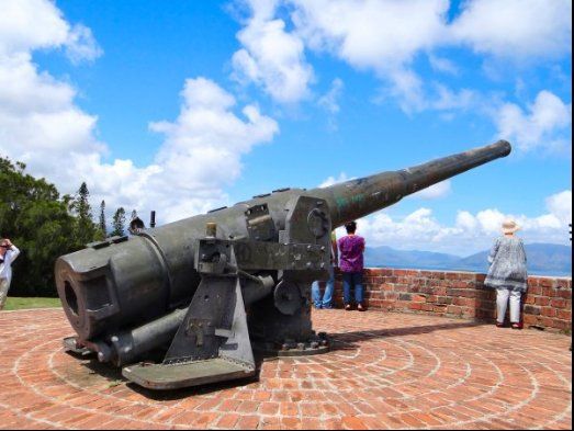 Big guns Le Ouen Tora Hill The Nickel Works near Noumea DAY 5 EASO - photo 11