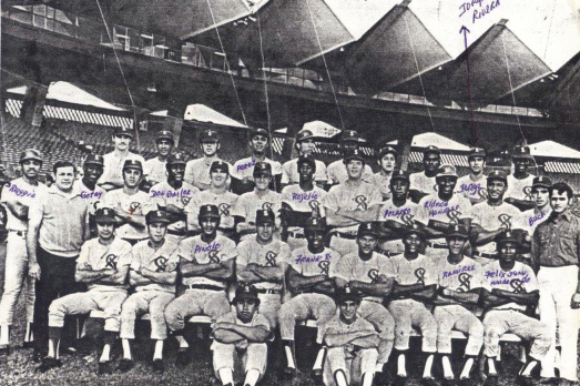 My team photo with the Cangrejeros de Santurce in 1970 I played winter ball - photo 3