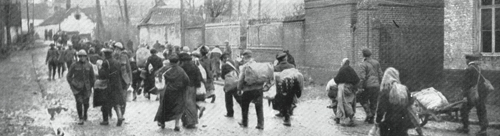 53 Villagers are evacuated from Noyelles escaping the heavy German - photo 2