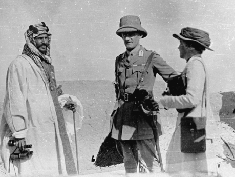 Ibn Saud meets Sir Percy Cox and Gertrude Bell at Basra 1916 Gertrude Bell - photo 10