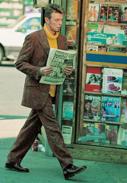 Only One Paper Left New York 1997 wearing Paul Smith I like to dress well - photo 13