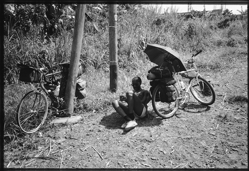 Mary Poppins in Africa Carvings Fons Palace Bafut The drum - photo 8