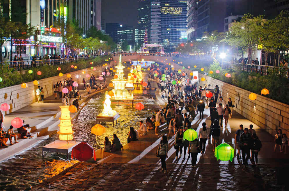 Lantern festival Cheong-gye-cheon GLENN SUNDEEN - TIGERPALGETTY IMAGES - photo 4