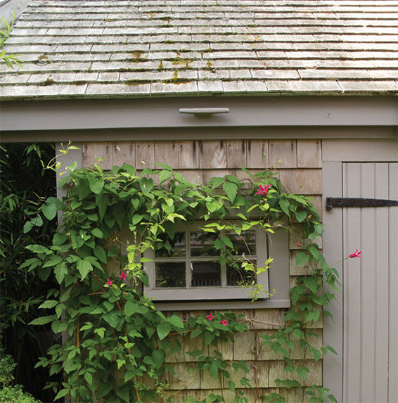 TABLE OF CONTENTS Early wharf cottages along a shell path were once - photo 3