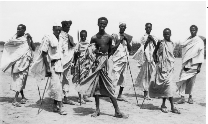Tribesmen of the Habr Awal at Awareh wells Authors collection A wardad - photo 9