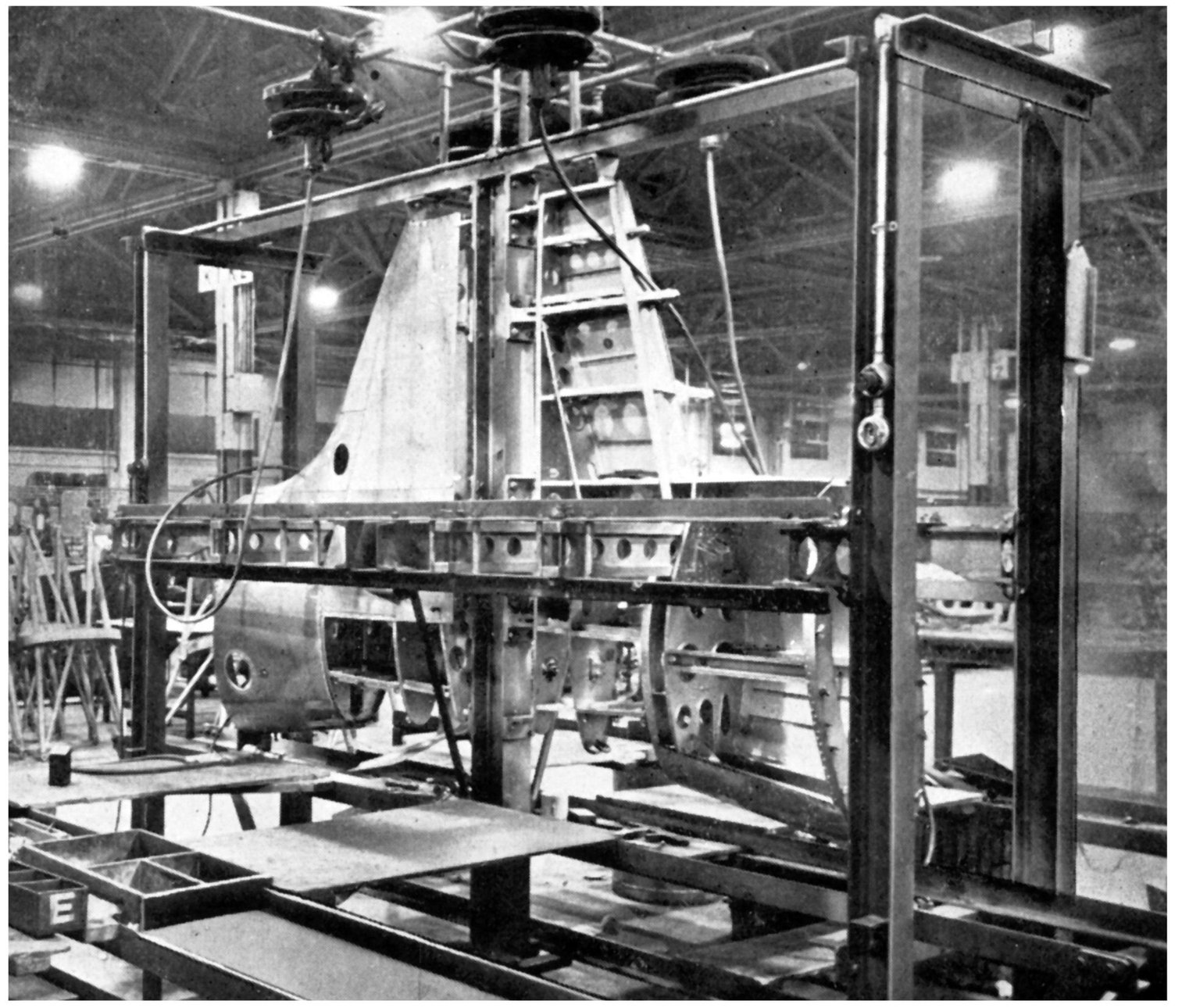 Paired-up assembly fixtures for rear fuselage units The U-shaped frame 20 - photo 7