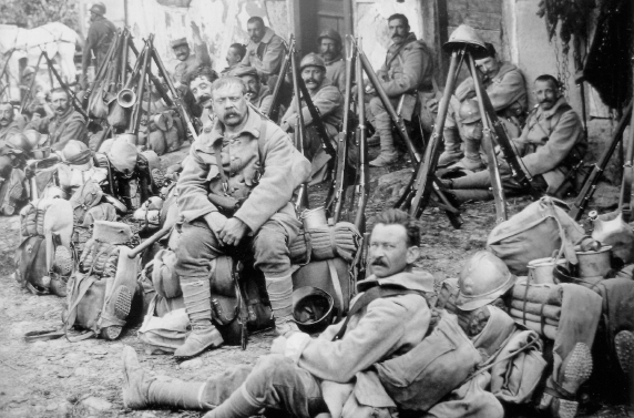 French soldiers are resting and very interesting to talk to although laborious - photo 13