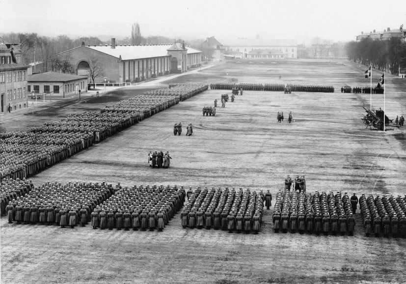 We can assume that this photograph was taken of the parade ground at Insterburg - photo 3