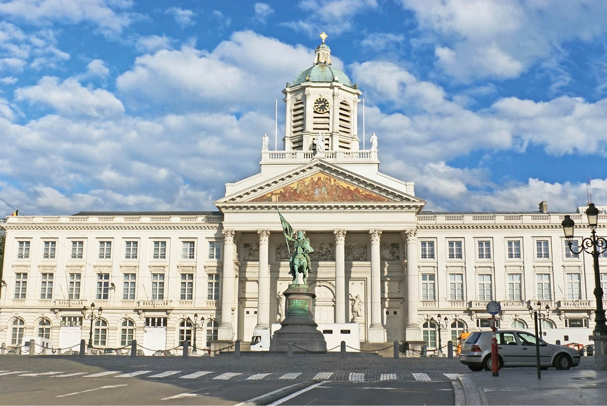 Top Attraction 7 iStock Place Royale It lies at the heart of Royal Brussels - photo 11