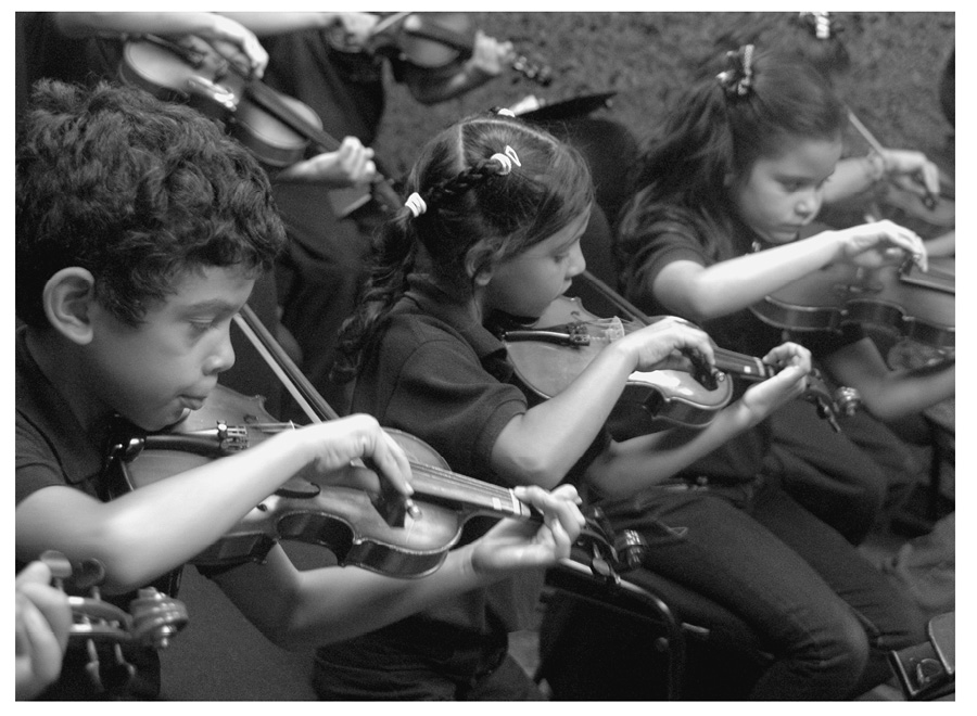 Young violinists at the ncleo la Rinconada Caracas 2010 Stephanie Scherpf - photo 8