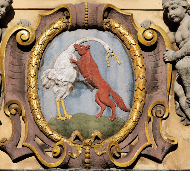 An emblem depicting a Fox and a goose in the town hall in Vohenstrauss - photo 4