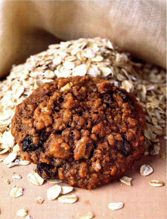 oatmeal raisin cookies MAKES ABOUT 4 DOZEN 3-INCH COOKIES Savor the flavors of - photo 17