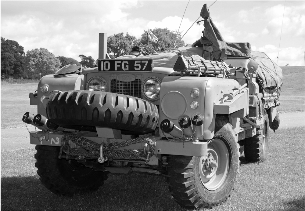 Based on the Land Rover Series IIA the FV18064 was a heavily modified Special - photo 4