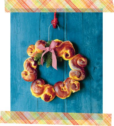 WREATHS Make a different kind of Christmas wreath in 10 minutes with the - photo 9