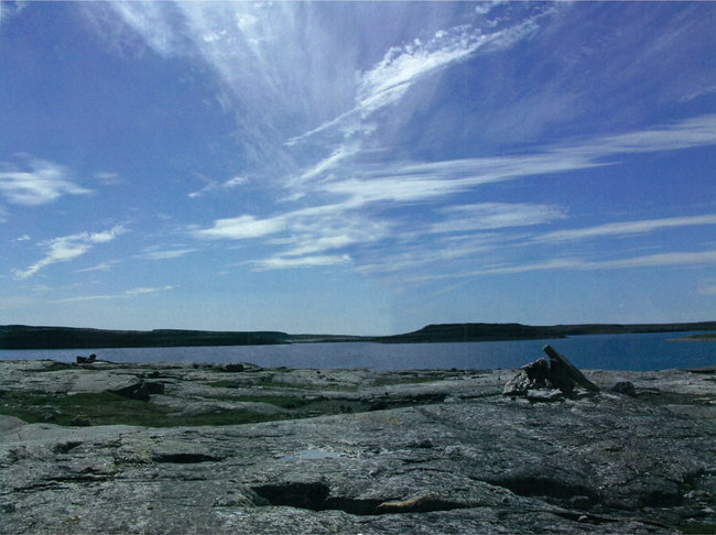 The oldest rocks in the world exposed on the shores of Hudson Boy Canada - photo 5