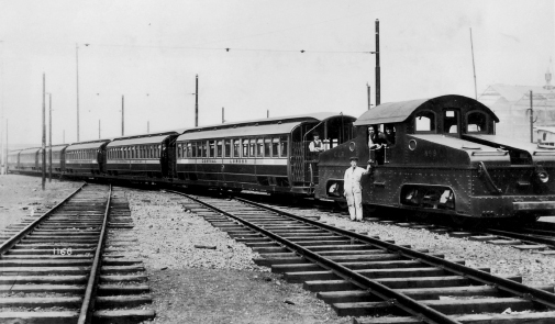 When first opened in 1900 the Central London Railway predecessor of todays - photo 6