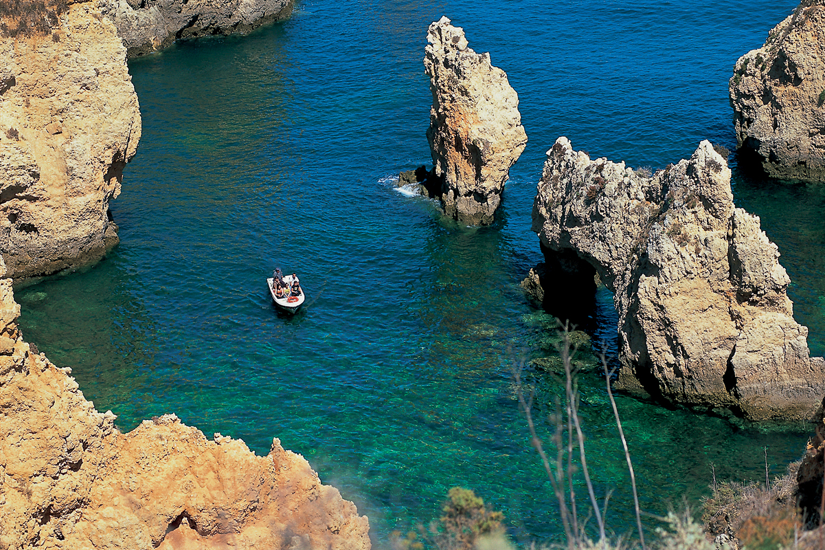 TOP ATTRACTION 5 Chris GodetApa Publications Ponta da Piedade Take a boat - photo 9