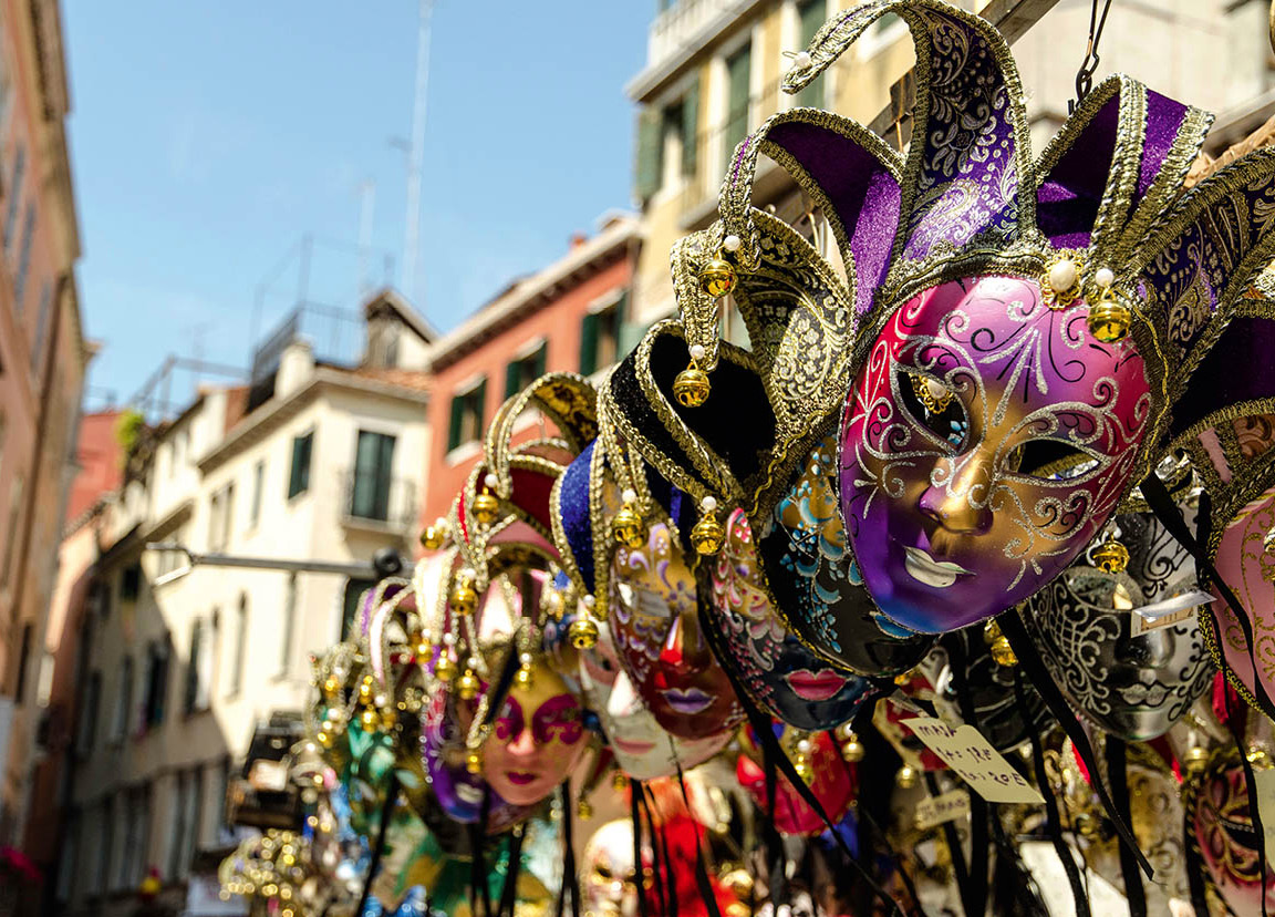 Shoppers West of San Marco for glass Alamy The gilded mosaics of St - photo 12