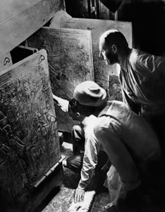 HULTON-DEUTSCHCORBIS IN 1922 CARTER discovered the tomb of Tutankhamun a - photo 8