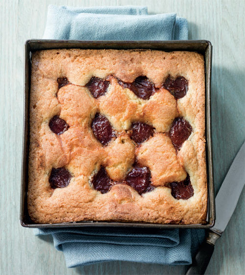 year-round baking Seasonally organized this book features more than 50 - photo 3