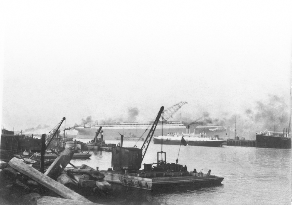 Taken on 31 May 1911 this photo depicts a gala day for Harland Wolff as in - photo 2