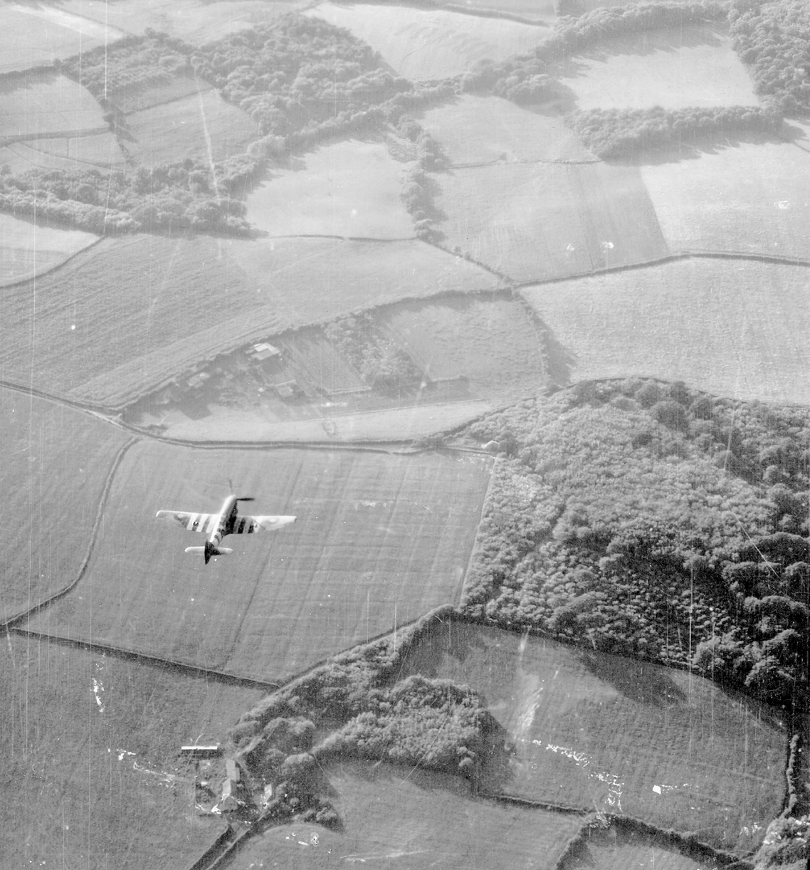 Single track roads numerous fields bordered by banking ditches and high - photo 4