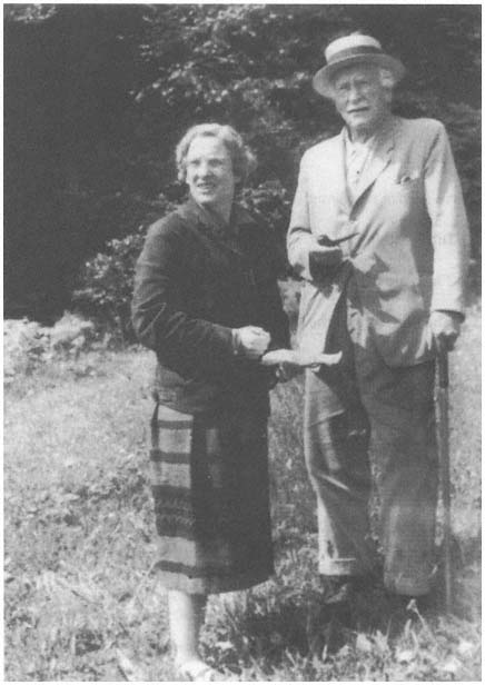 Marie-Louise von Franz and CG Jung about 1960 Page 7 - photo 3