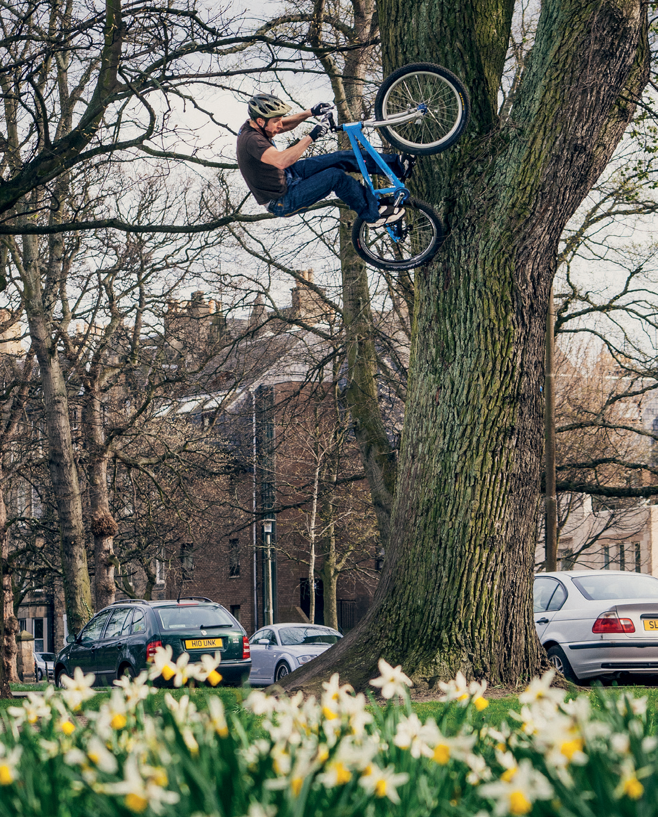 5 Tyre-tapping tree in the Meadows filming for Inspired Bicycles Edinburgh - photo 7