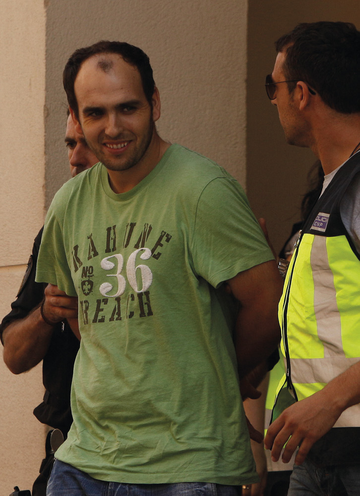 25 Christopher Kinahan leaves the court in Estepona Spain in May 2010 26 - photo 24