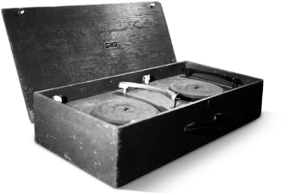 Custom-made double turntable built in 1955 by Edward P Casey of the Bronx New - photo 1