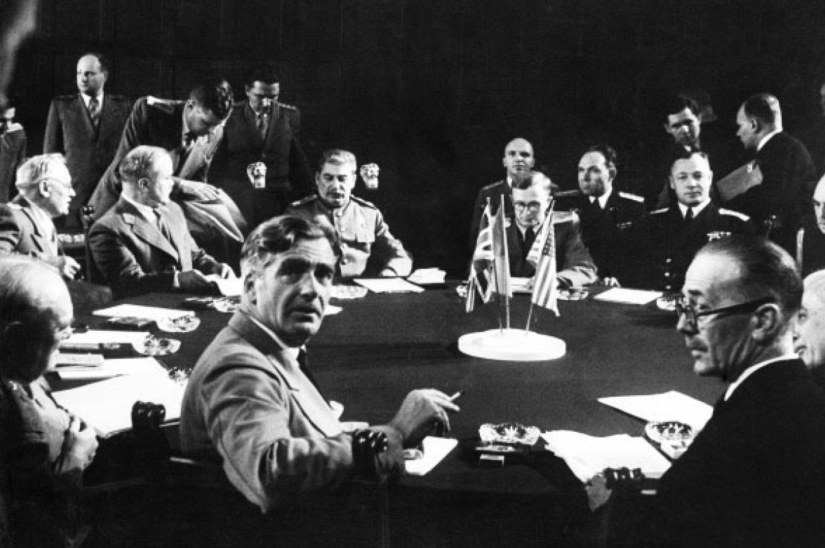 American British and Soviet leaders gather at Potsdam to discuss the future - photo 2