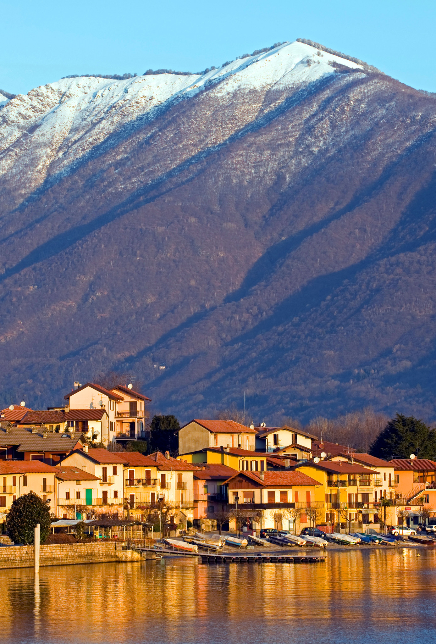 Lake Maggiore is easily reached from Milan and offers many lovely sights - photo 14