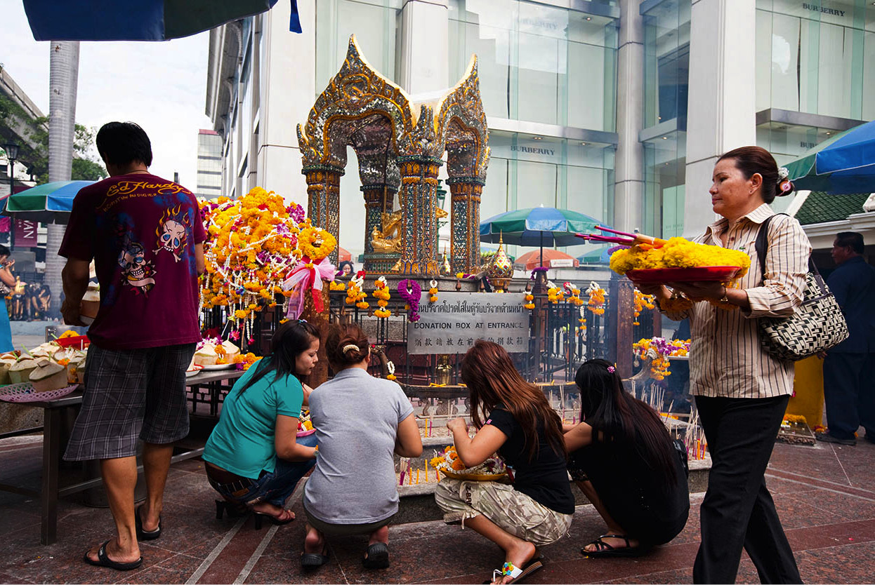 Top Attraction 8 Peter StuckingsApa Publications Erawan Shrine Traditional - photo 12