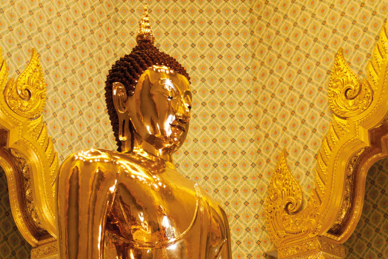 Top Attraction 2 iStock Wat Traimit The temple houses a 55-tonne solid gold - photo 6