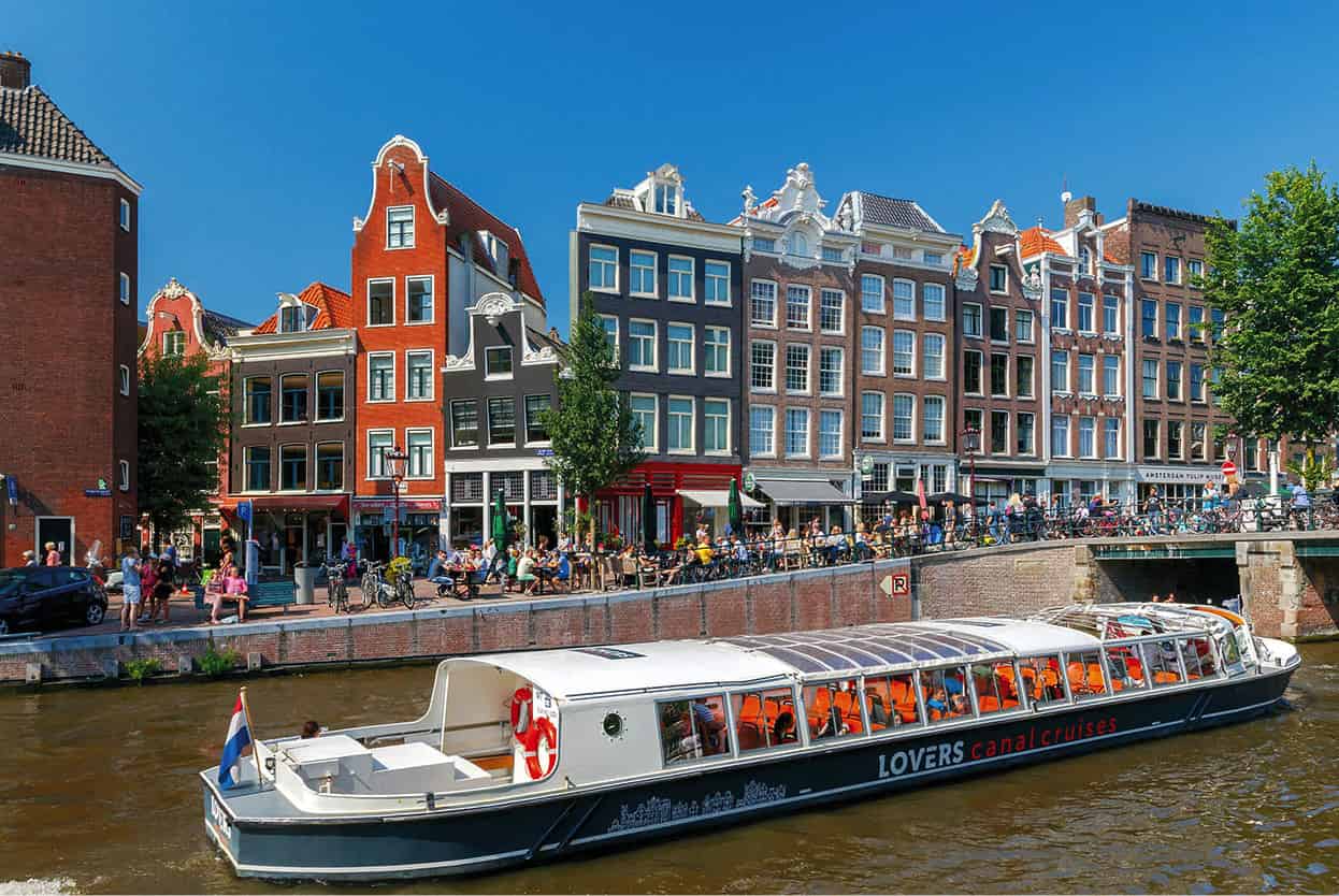 Top Attraction 5 Shutterstock A canal cruise A leisurely way to see the - photo 8