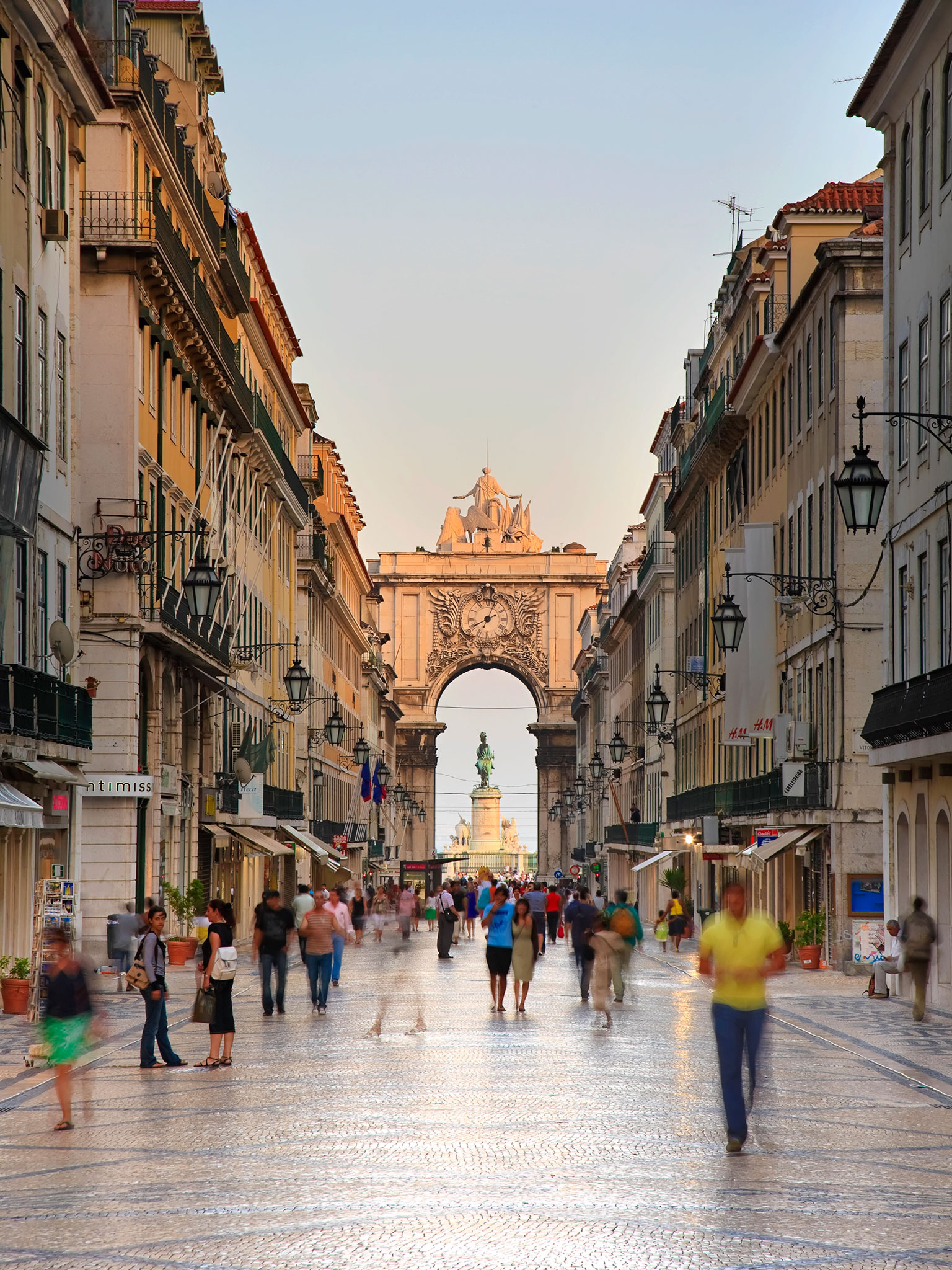 Rua Augusta Baixa Although one of the EUs least expensive capitals Lisbon - photo 3