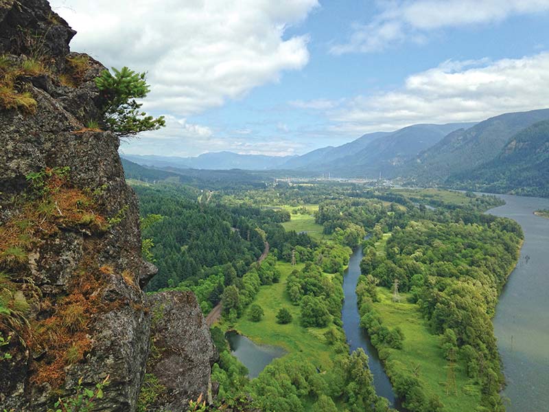 Columbia River Gorge This National Scenic Area on the Washington-Oregon border - photo 18