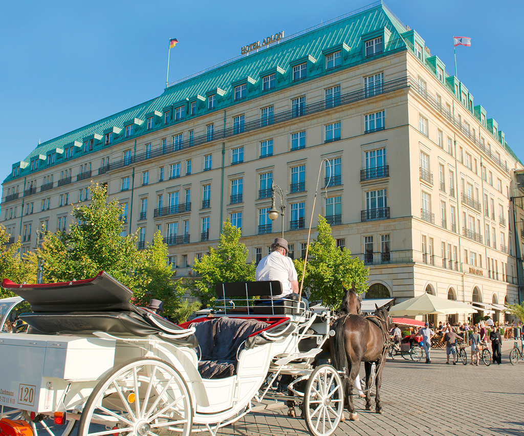 Hotel Adlon Berlin DZ Bank This modern building designed by the American - photo 18