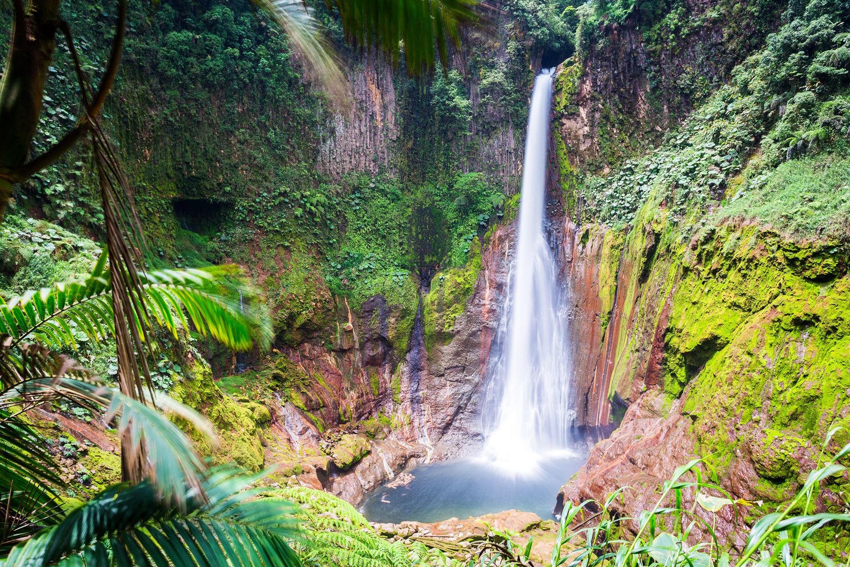 Waterfall near Parque Nacional FRANCESCO RICCARDO IACOMINOGETTY IMAGES - photo 3