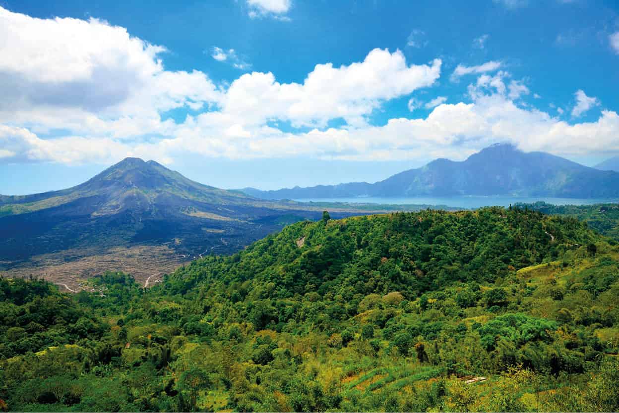 Penelokan There are dramatic views to be had here of the active volcano - photo 11