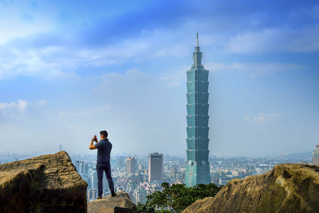 Taipei skyline dominated by Taipei 101 TRISTAN TANSHUTTERSTOCK - photo 5