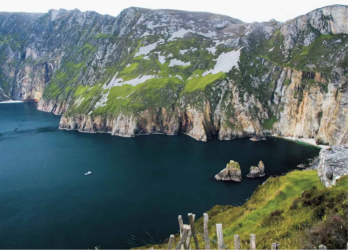 Natural wonders The 40000 basalt columns of the Giants Causeway will take - photo 8