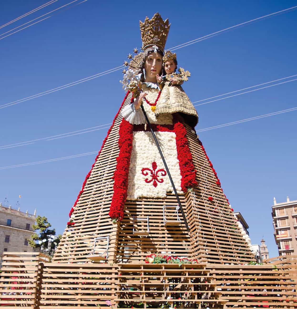 Top Attraction 3 123RF Las Fallas A spectacular festival where sculpture meets - photo 6