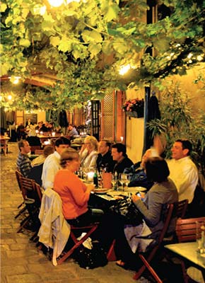 Heuriger wine garden Viennas St Stephens Cathedral Caf culture in - photo 9