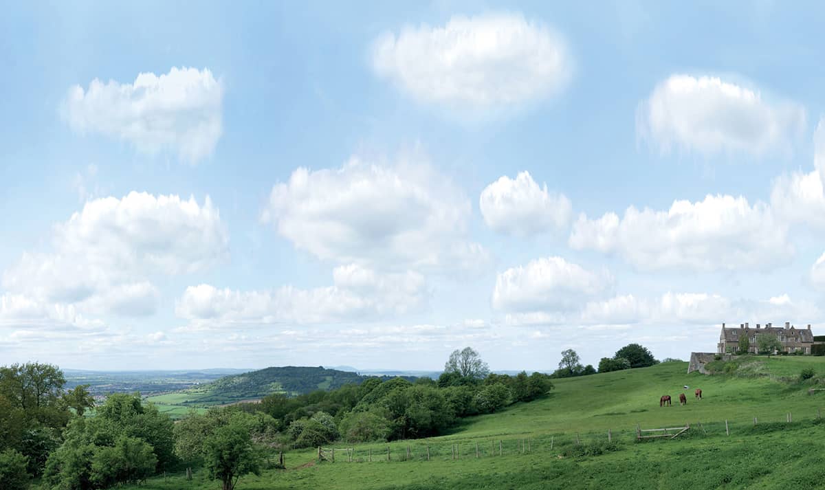 The elevated position of Hilles House on the edge of the Cotswold plateau - photo 6