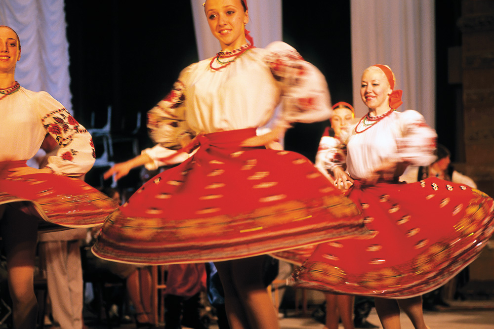 Women performing a traditional Ukrainian folk dance HOLGER LEUE GETTY IMAGES - photo 5