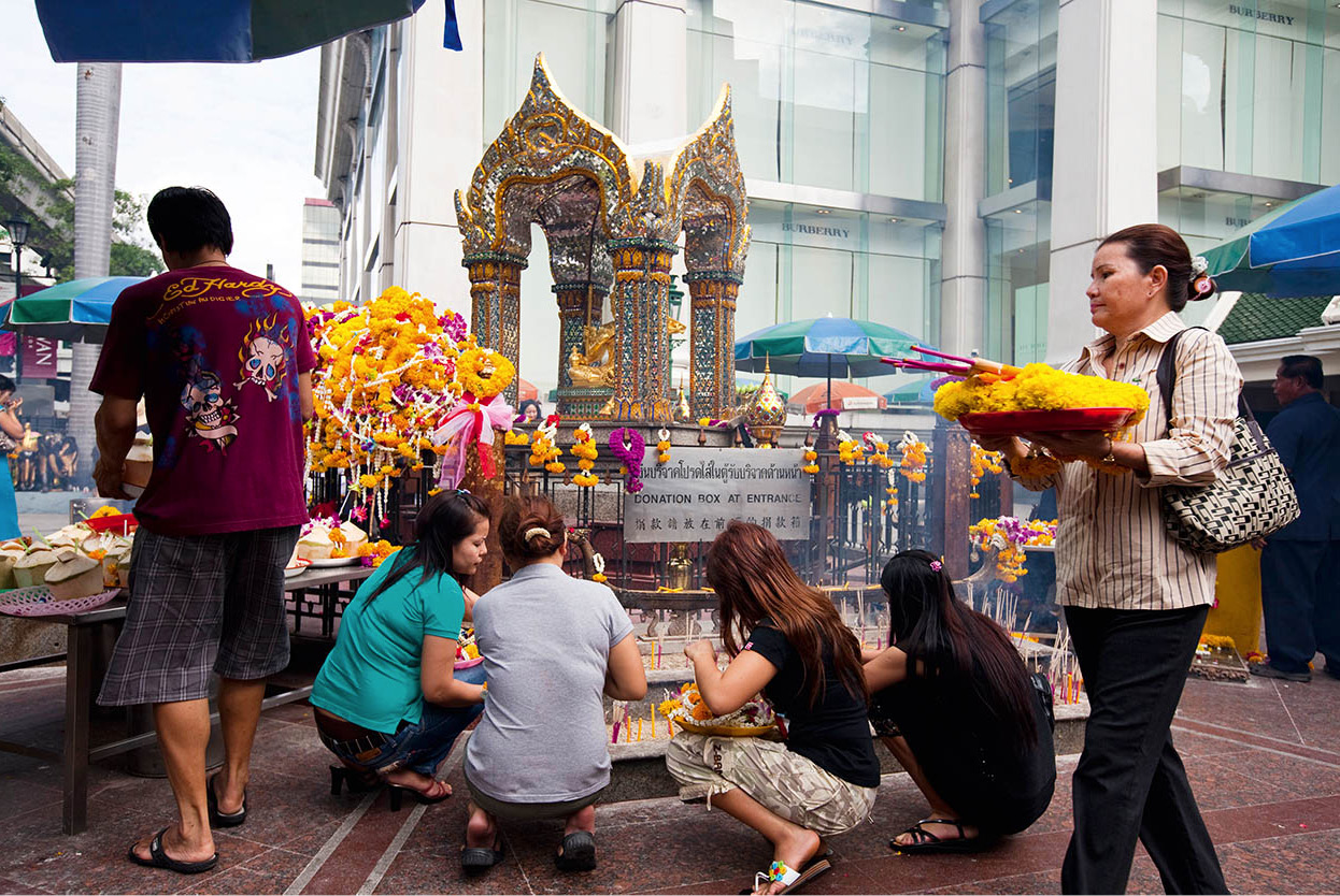 Top Attraction 8 Peter StuckingsApa Publications Erawan Shrine Traditional - photo 11