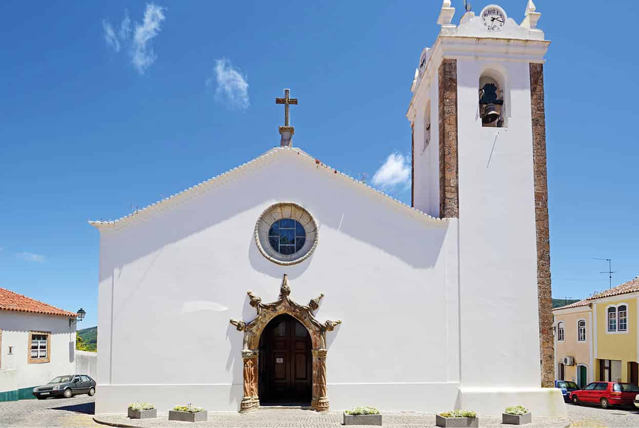 Top Attraction 1 Shutterstock Igreja Matriz Manueline carving at Monchiques - photo 4