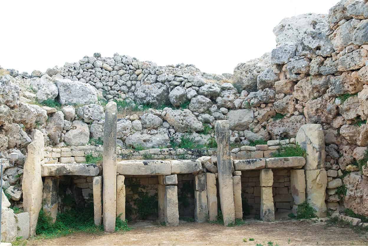 Ggantija Temples The oldest of Maltas temples as well as one of the oldest - photo 9