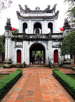 the Temple of Literature a bowl of bun bo In a thousand-year-old city - photo 7